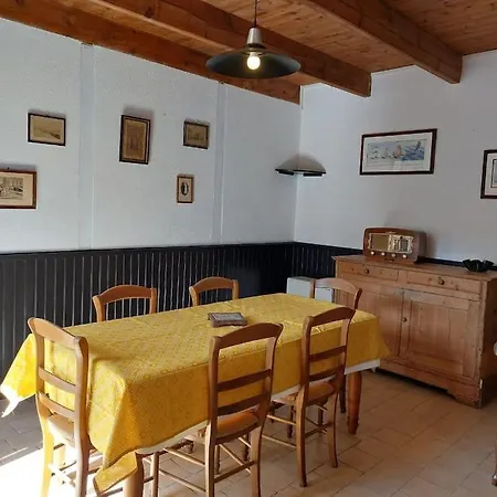 Holiday home Maison Familiale